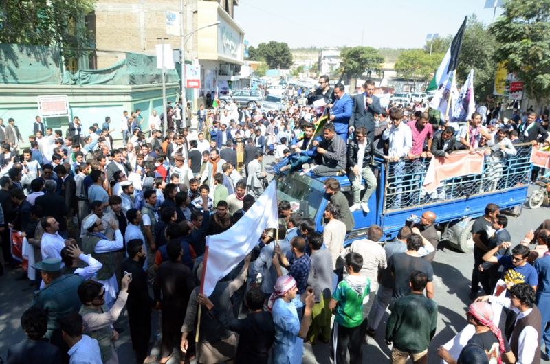 Afganistan'da halk, Gani'nin istifa etmesi için yürüdü ...